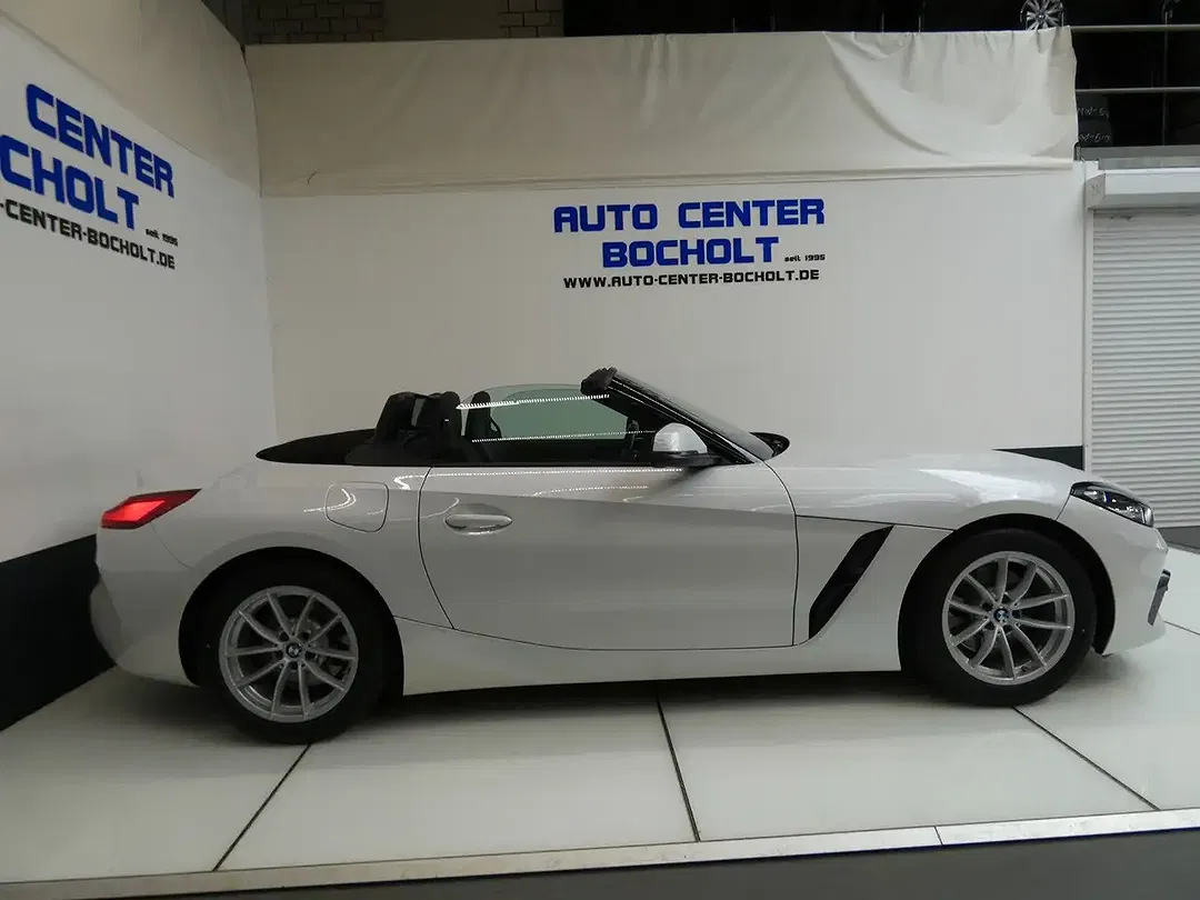 BMW Z4 - Thumbnail 6