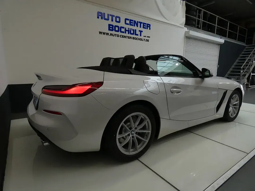 BMW Z4 - Thumbnail 9