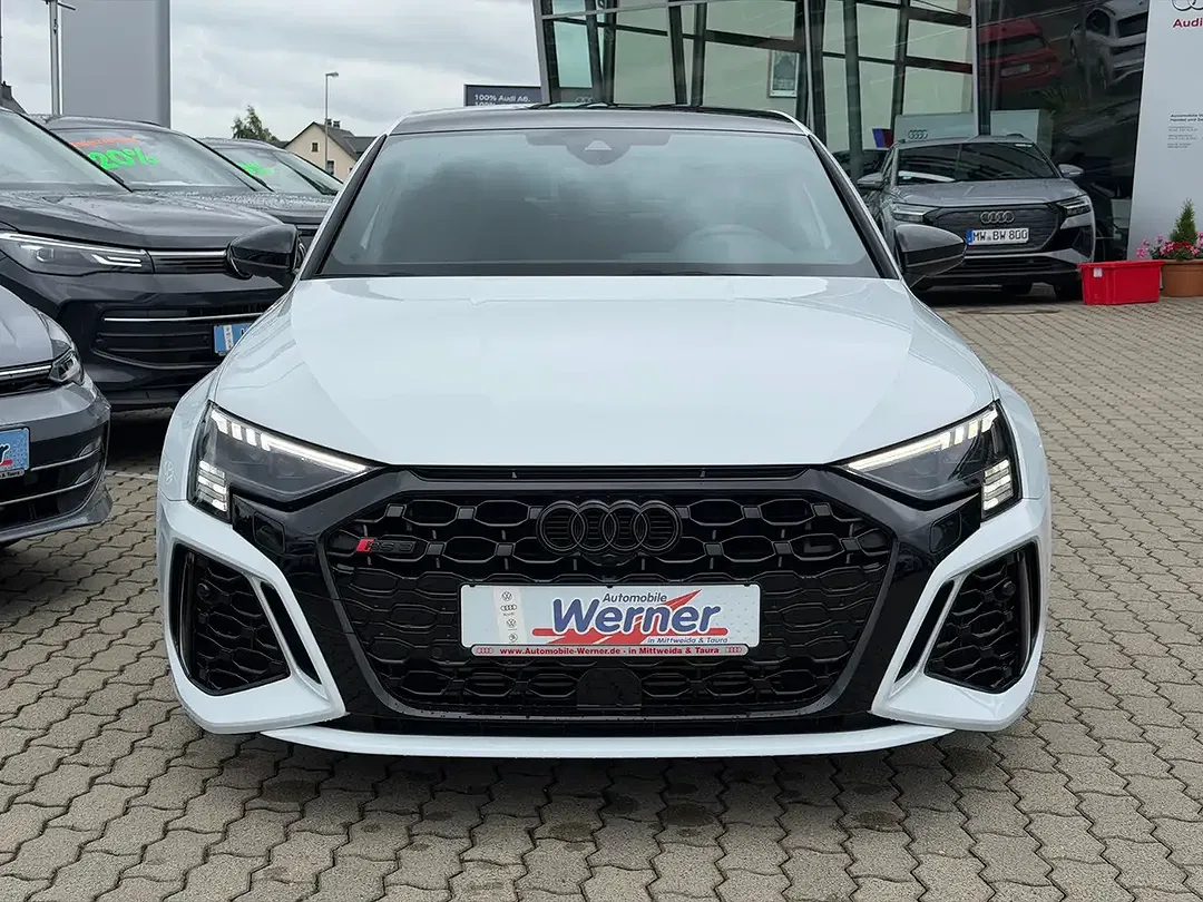 Audi RS3 - Thumbnail 3