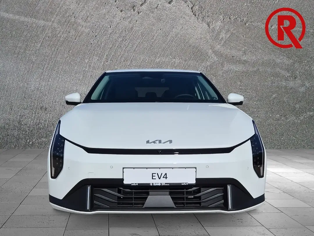 Kia EV4 - Thumbnail 2