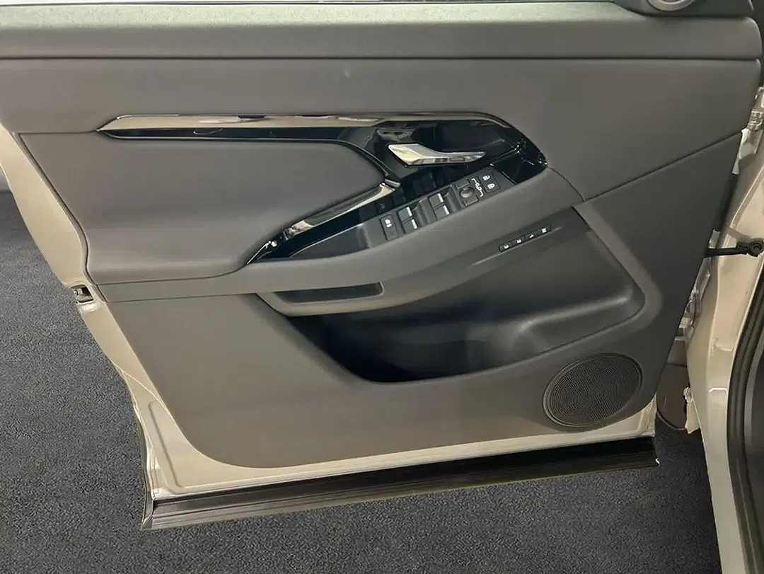 Land Rover Range Rover Evoque - Thumbnail 13