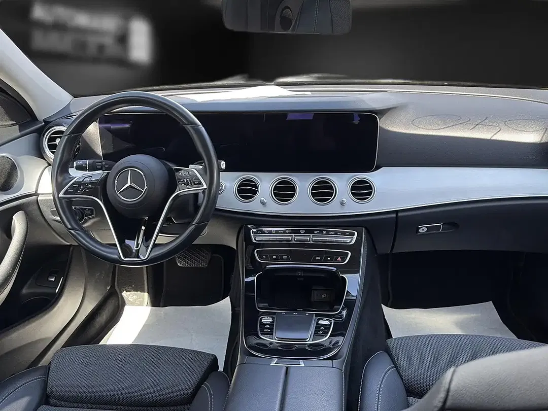Mercedes-Benz E 300 - Thumbnail 16