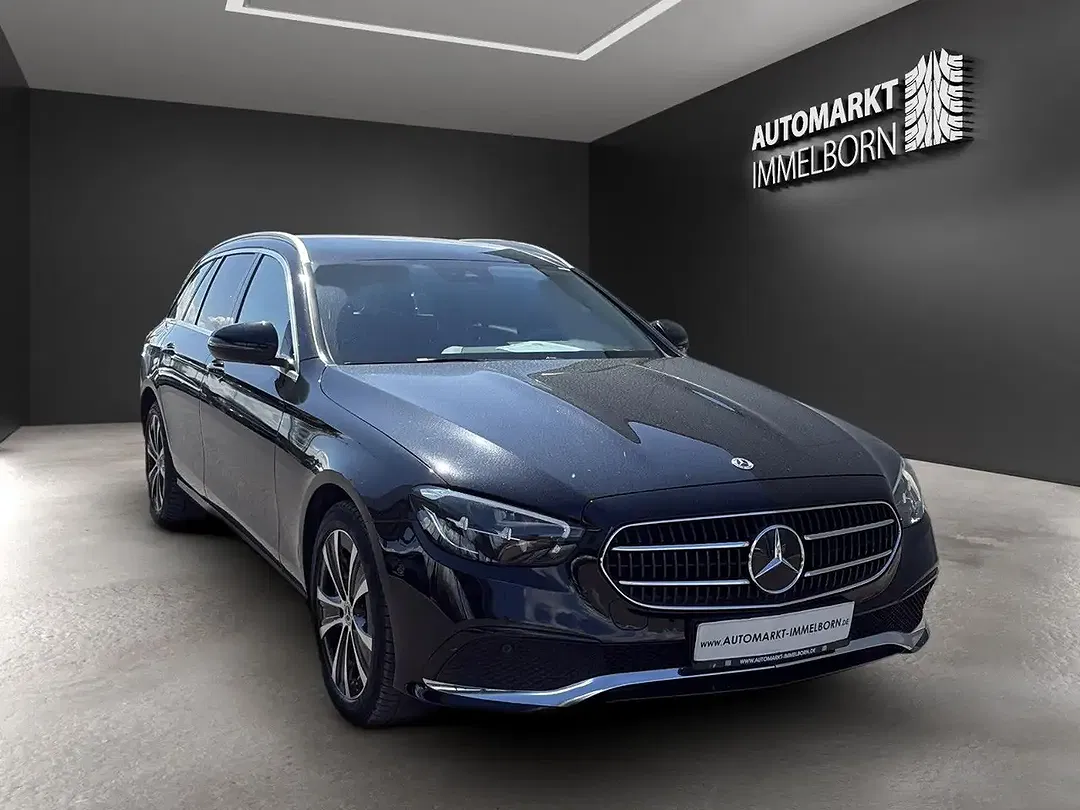 Mercedes-Benz E 300 - Thumbnail 2