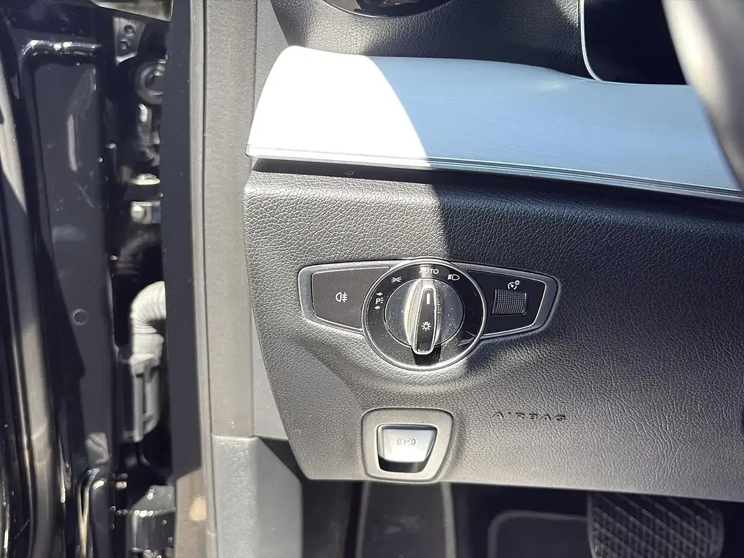 Mercedes-Benz E 300 - Thumbnail 26