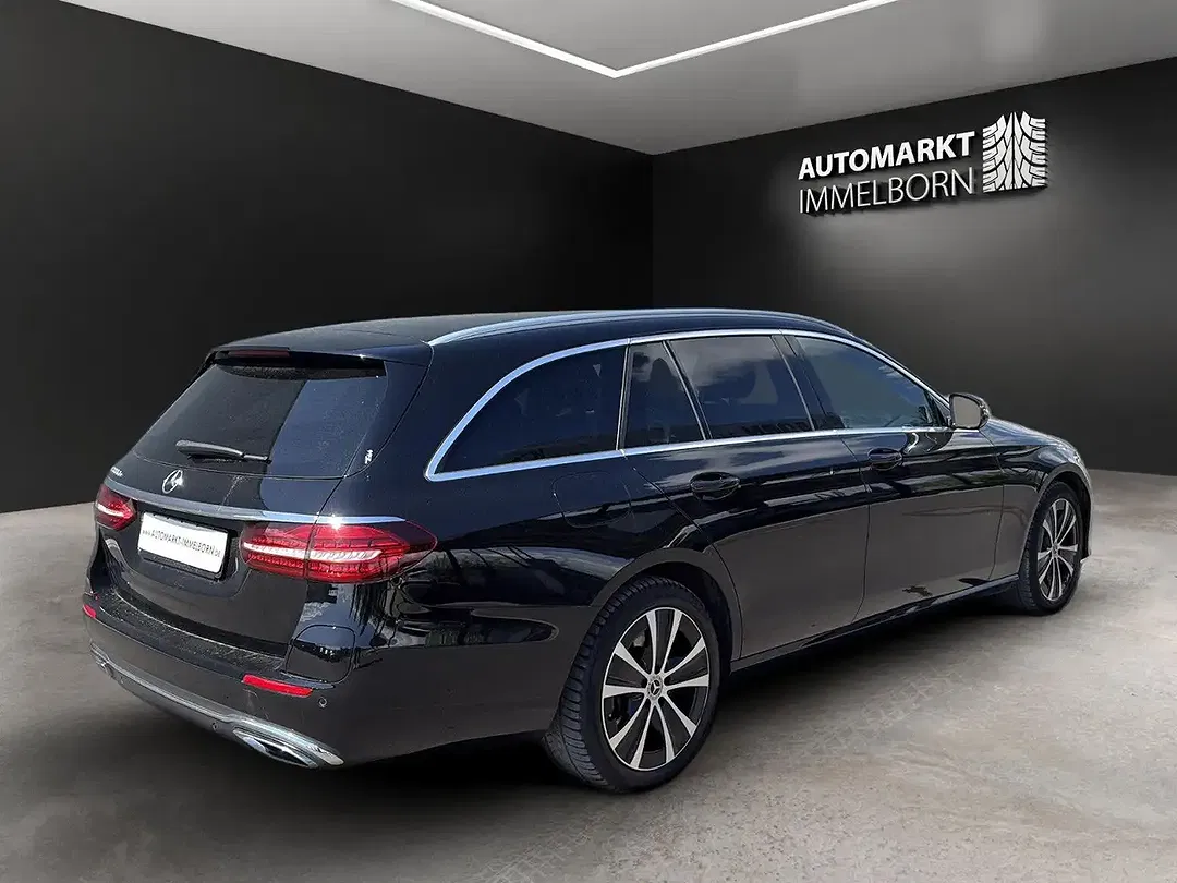 Mercedes-Benz E 300 - Thumbnail 6