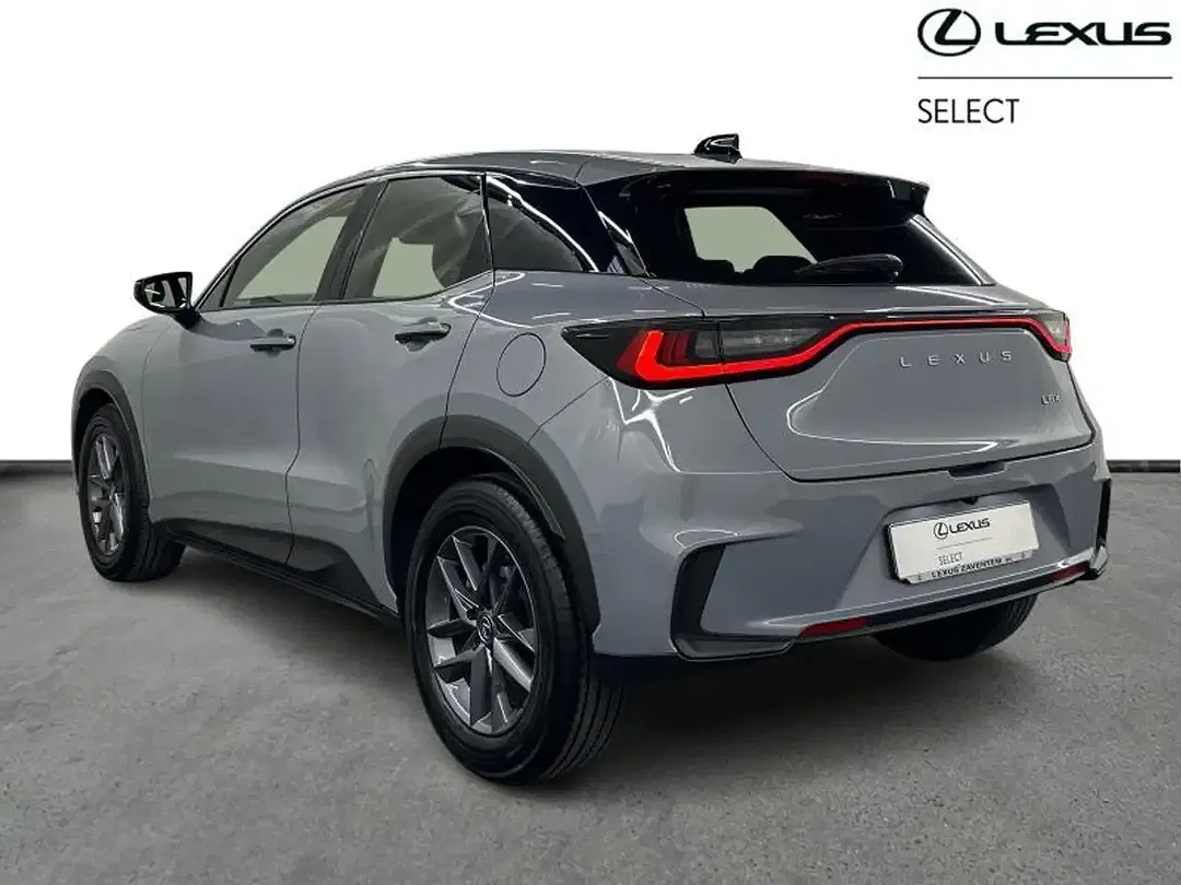 Lexus LBX - Thumbnail 2