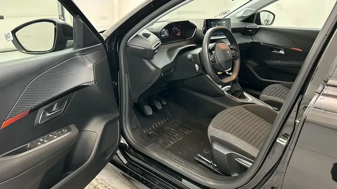 Peugeot 208 - Thumbnail 9