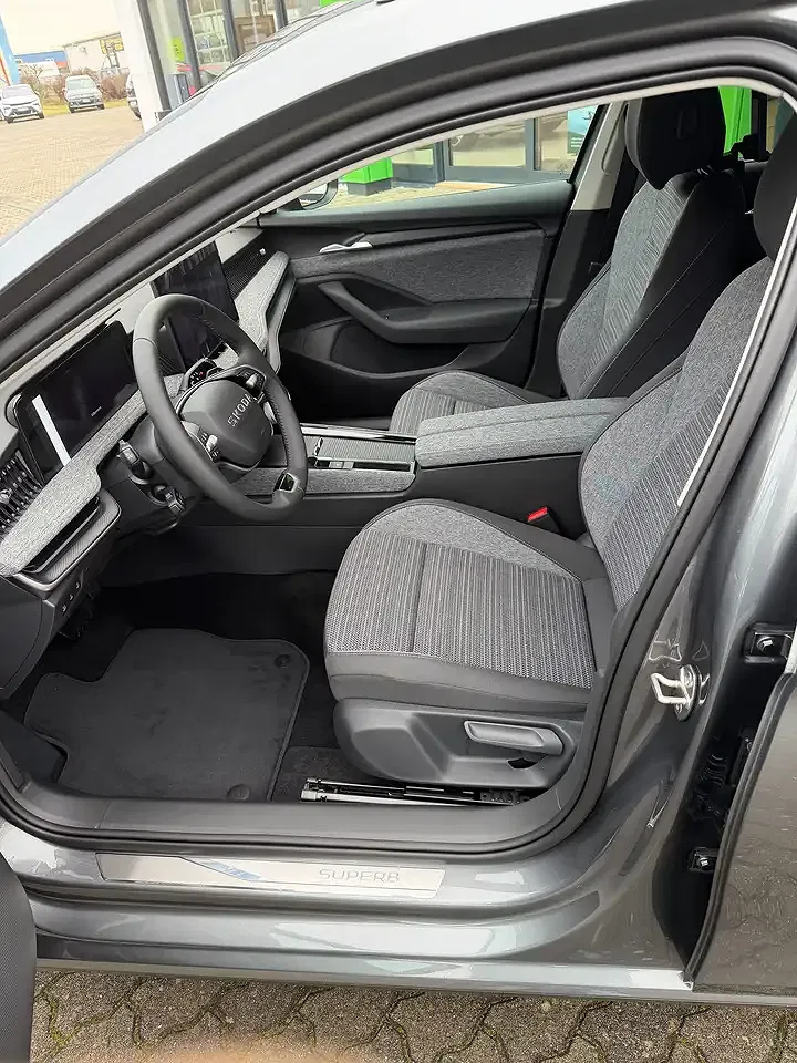 Skoda Superb - Thumbnail 11