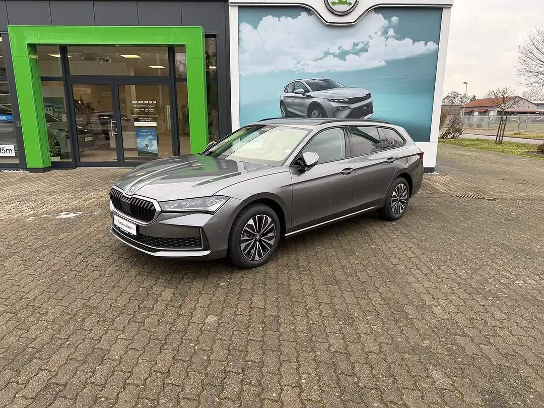 Skoda Superb - Thumbnail 2