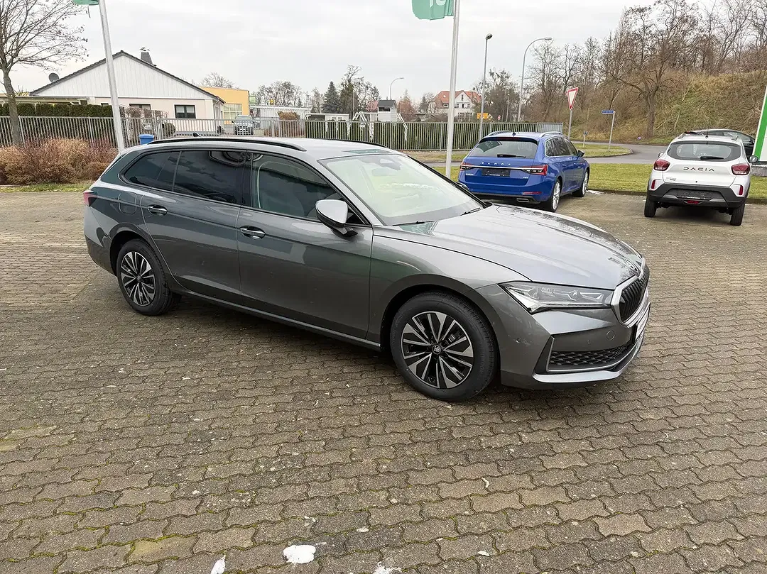 Skoda Superb - Thumbnail 4