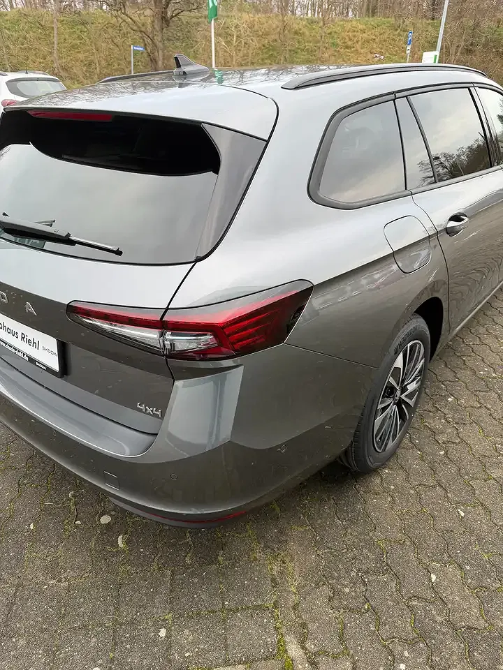 Skoda Superb - Thumbnail 6
