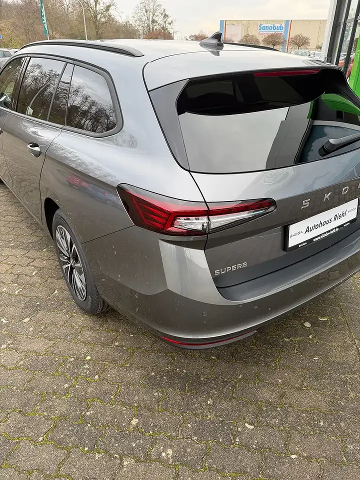 Skoda Superb - Thumbnail 8