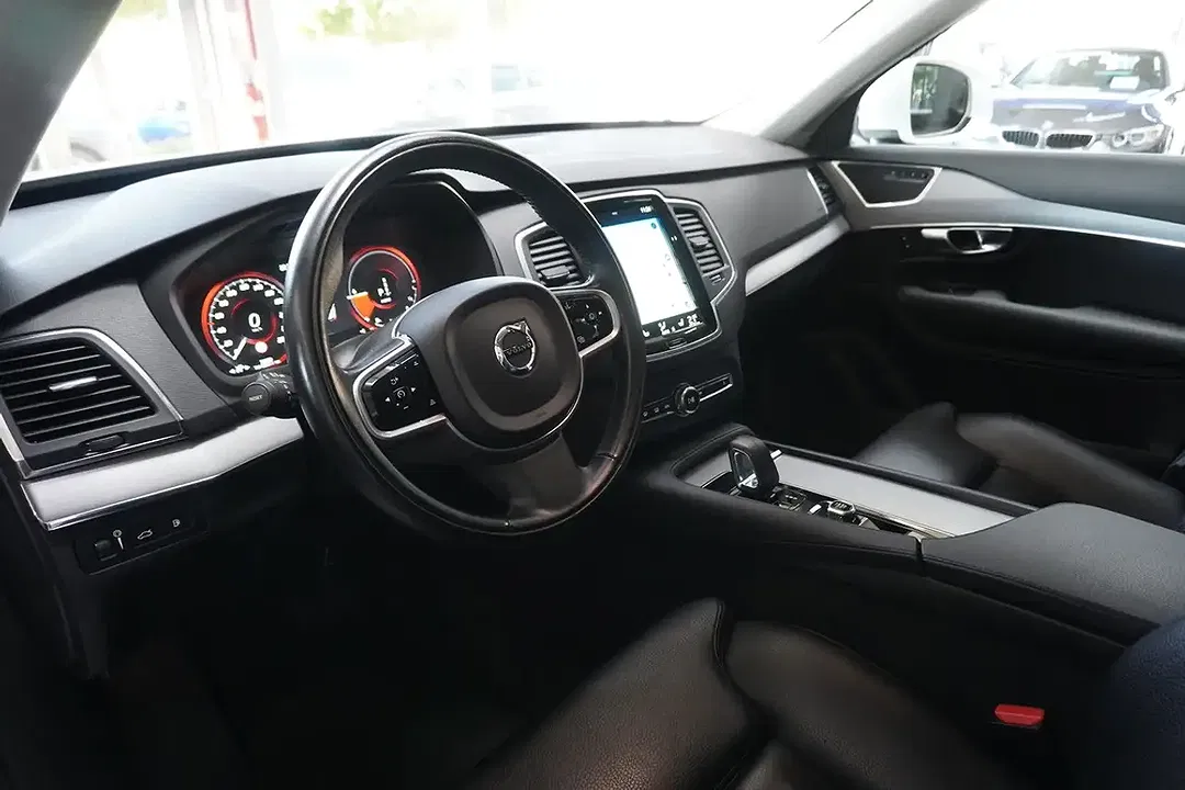 Volvo XC90 - Thumbnail 13