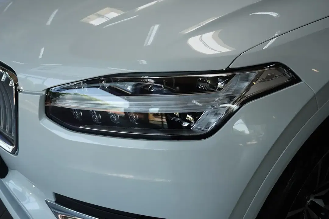 Volvo XC90 - Thumbnail 2