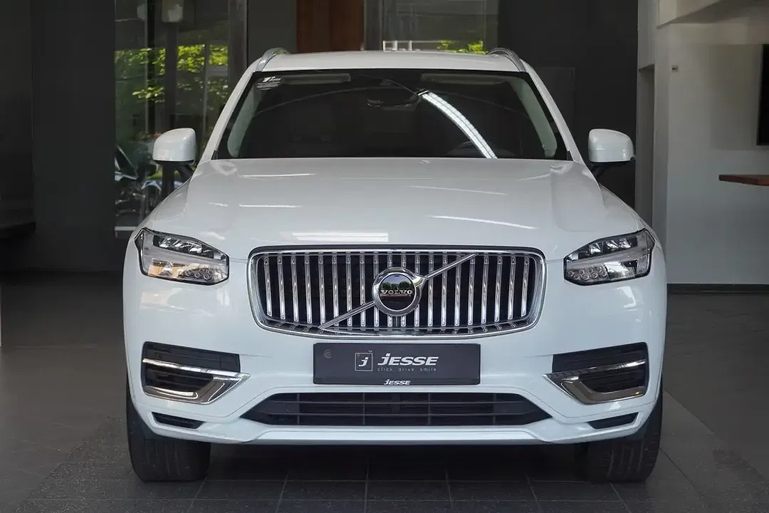 Volvo XC90 - Thumbnail 3