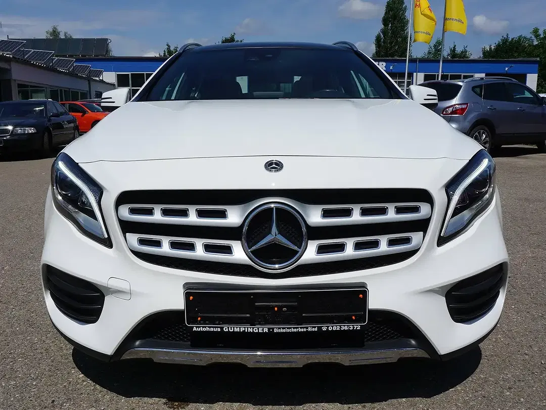 Mercedes-Benz GLA 200 - Thumbnail 2