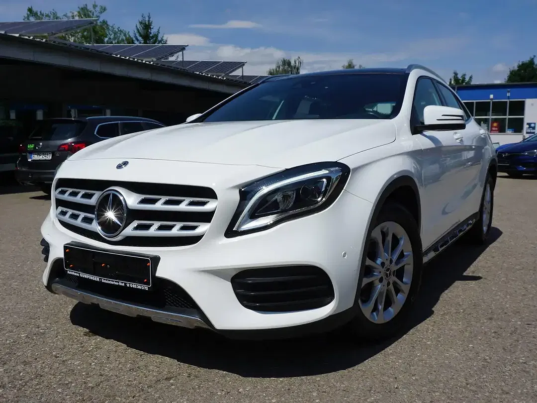Mercedes-Benz GLA 200 - Thumbnail 3