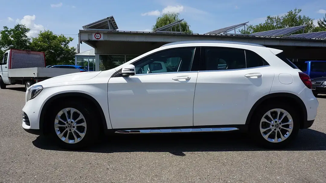 Mercedes-Benz GLA 200 - Thumbnail 4