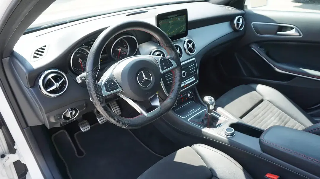Mercedes-Benz GLA 200 - Thumbnail 8