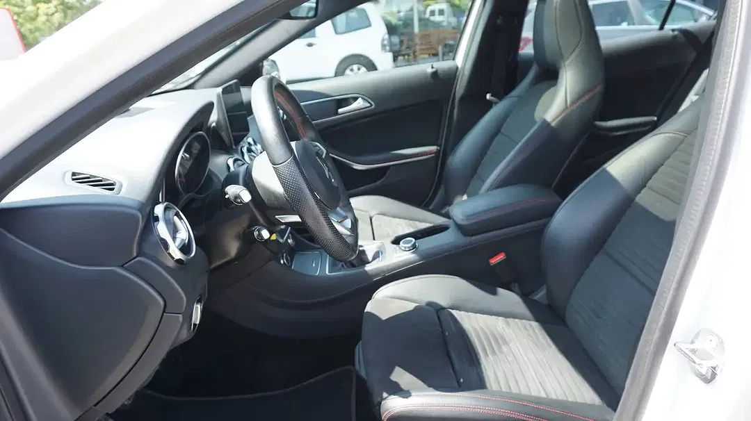 Mercedes-Benz GLA 200 - Thumbnail 9