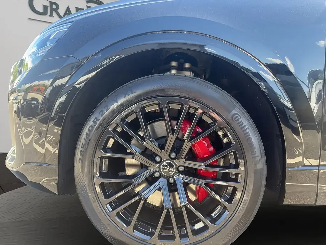 Audi SQ8 - Thumbnail 3