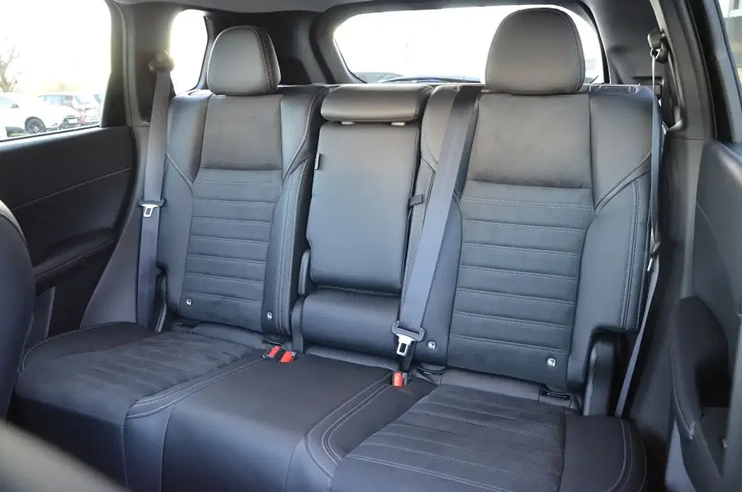 Mitsubishi Outlander - Thumbnail 10