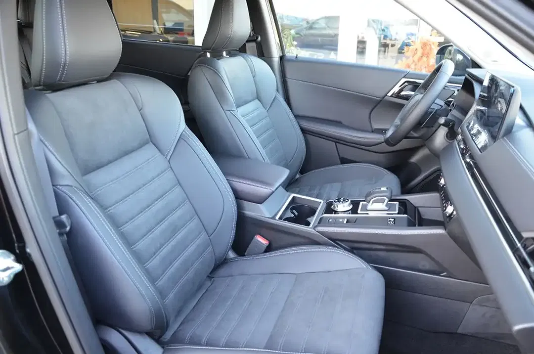 Mitsubishi Outlander - Thumbnail 9
