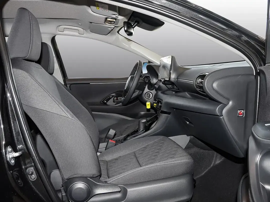 Toyota Yaris - Thumbnail 6