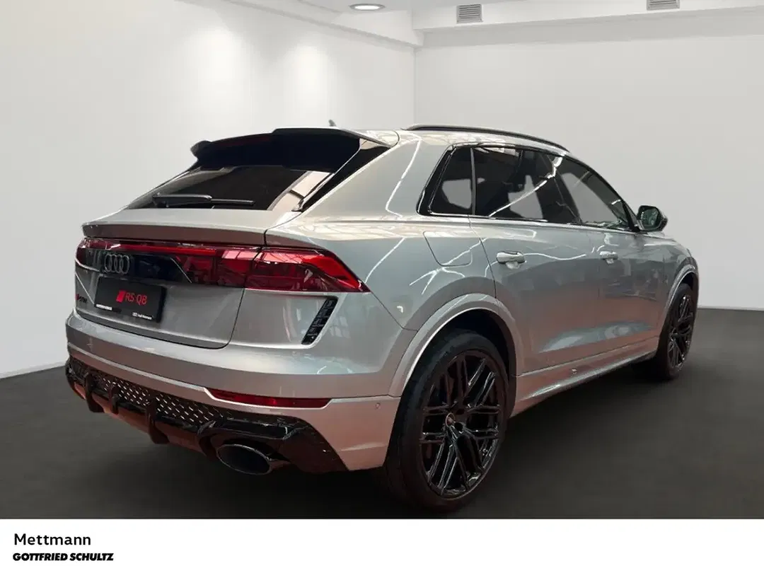 Audi RS Q8 - Thumbnail 4