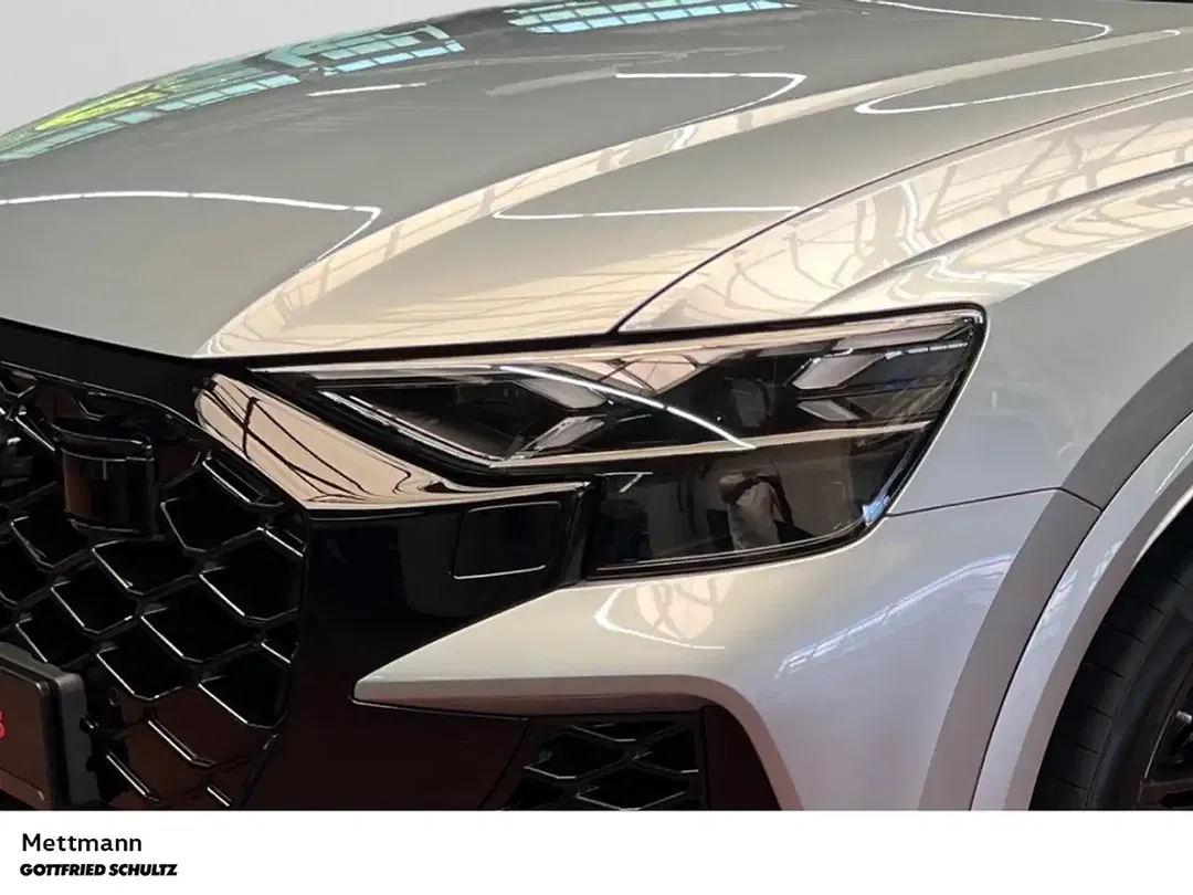 Audi RS Q8 - Thumbnail 5