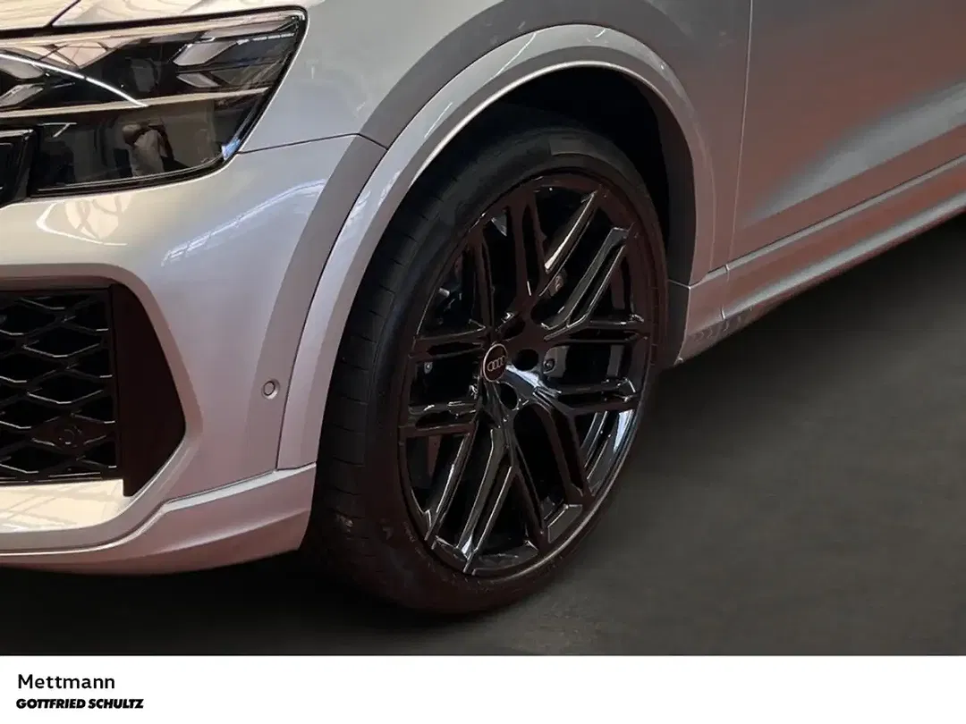Audi RS Q8 - Thumbnail 9
