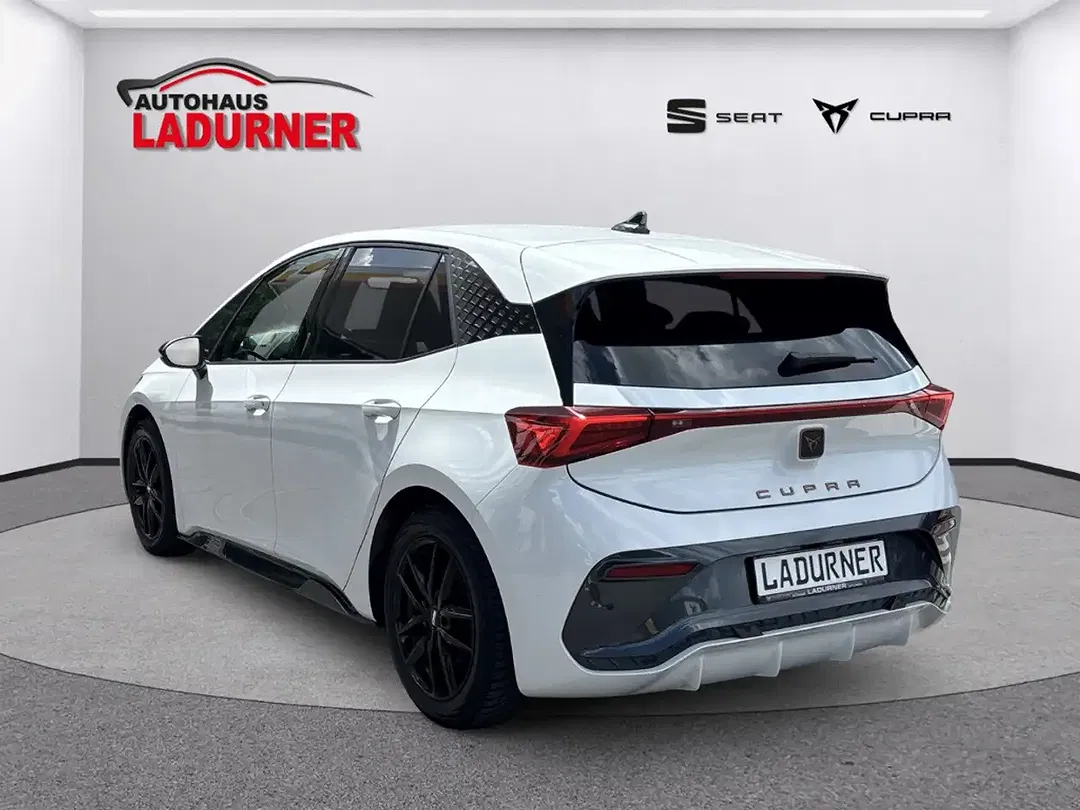 CUPRA Born - Thumbnail 2
