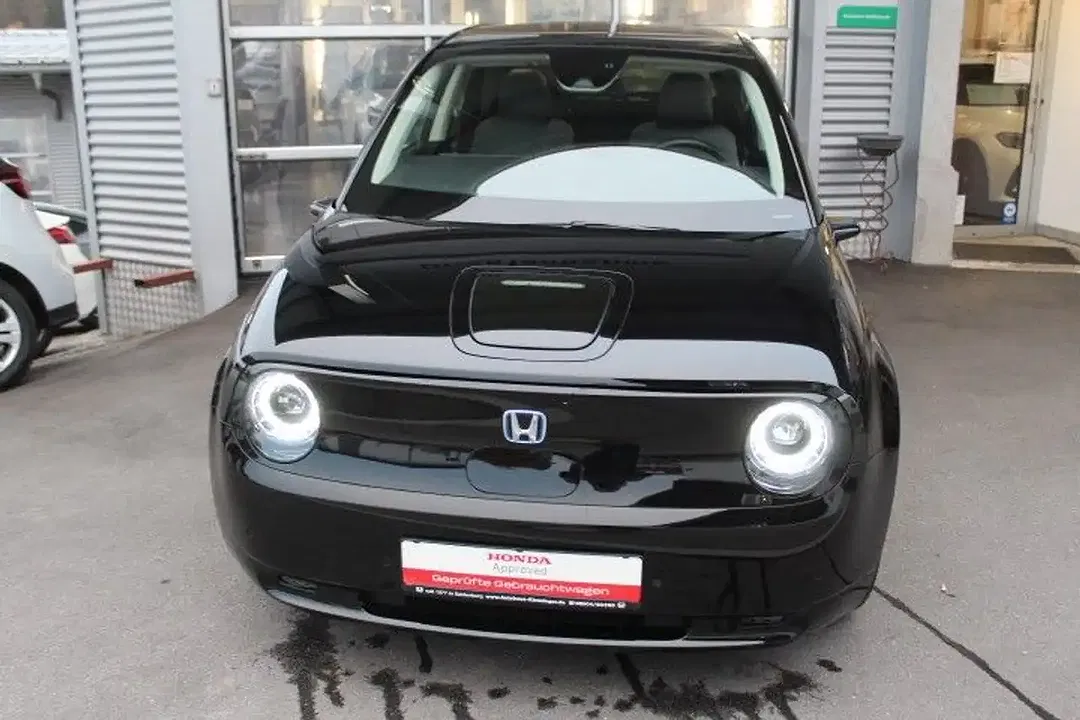 Honda e - Thumbnail 2