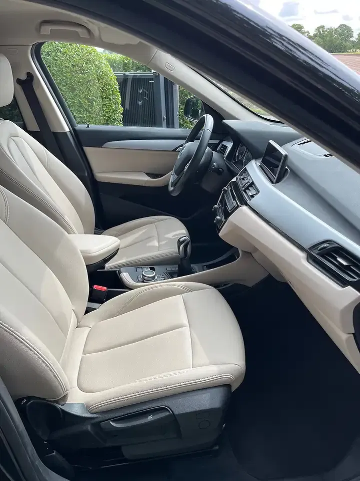 BMW X1 - Thumbnail 11