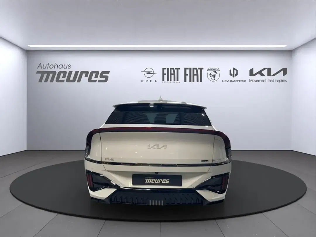 Kia EV6 - Thumbnail 3