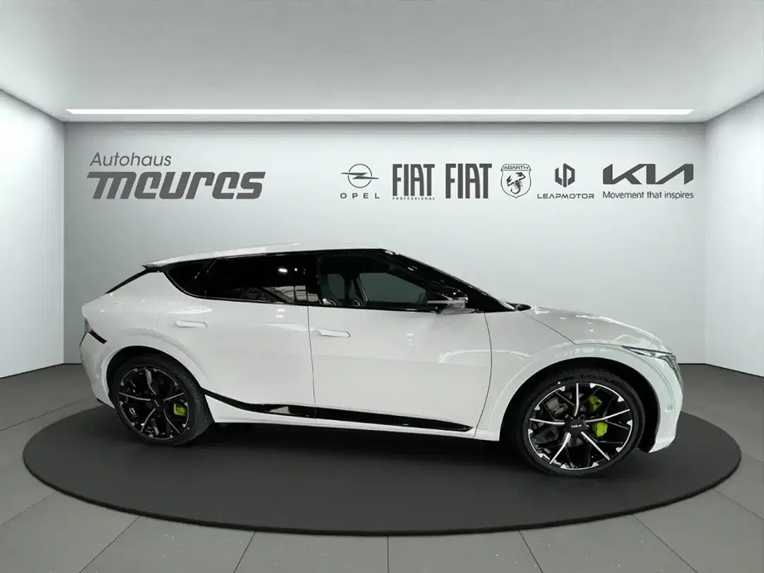 Kia EV6 - Thumbnail 5