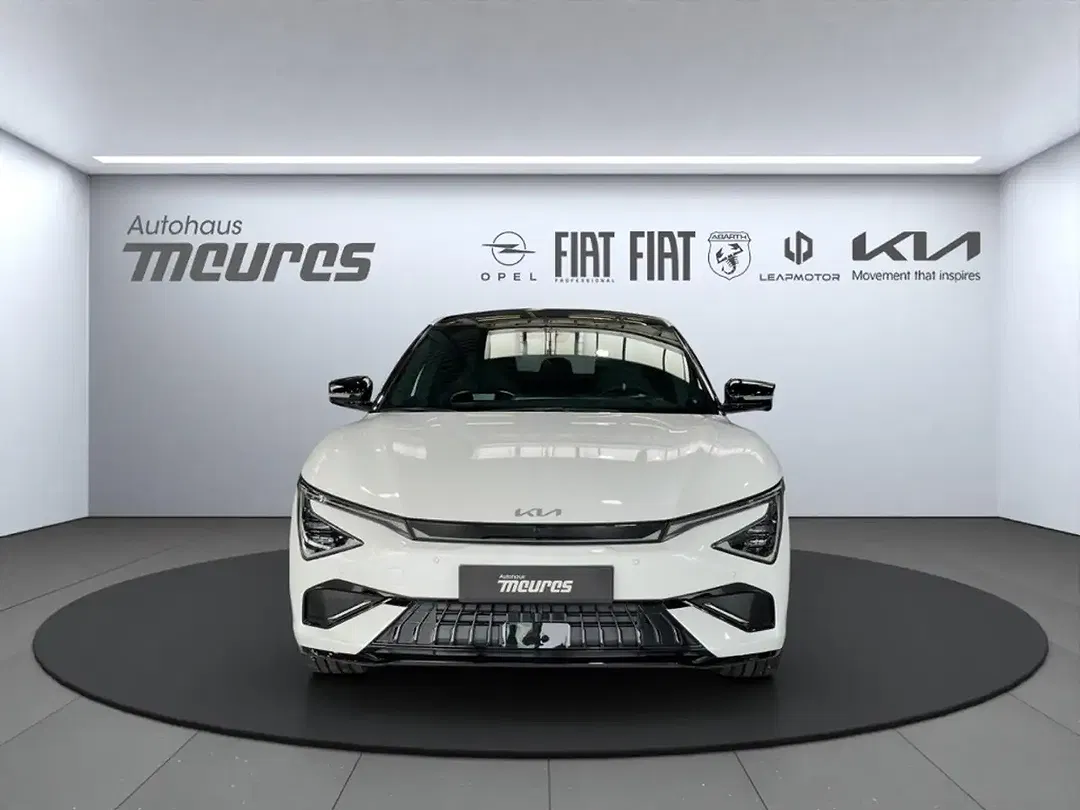Kia EV6 - Thumbnail 6