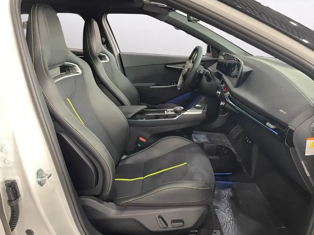 Kia EV6 - Thumbnail 8