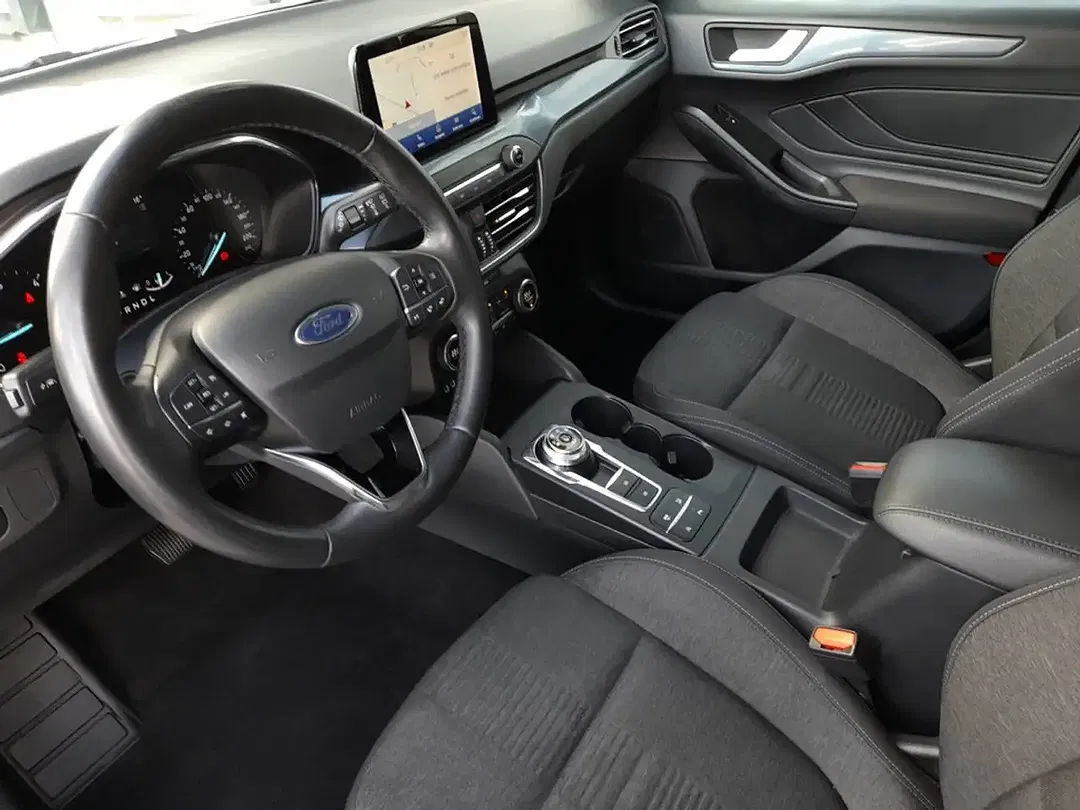 Ford Focus - Thumbnail 10