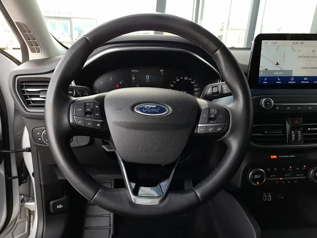 Ford Focus - Thumbnail 9