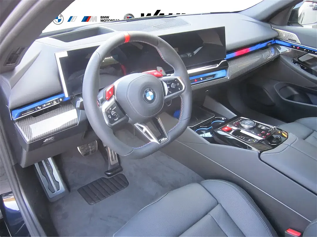 BMW M5 - Thumbnail 10