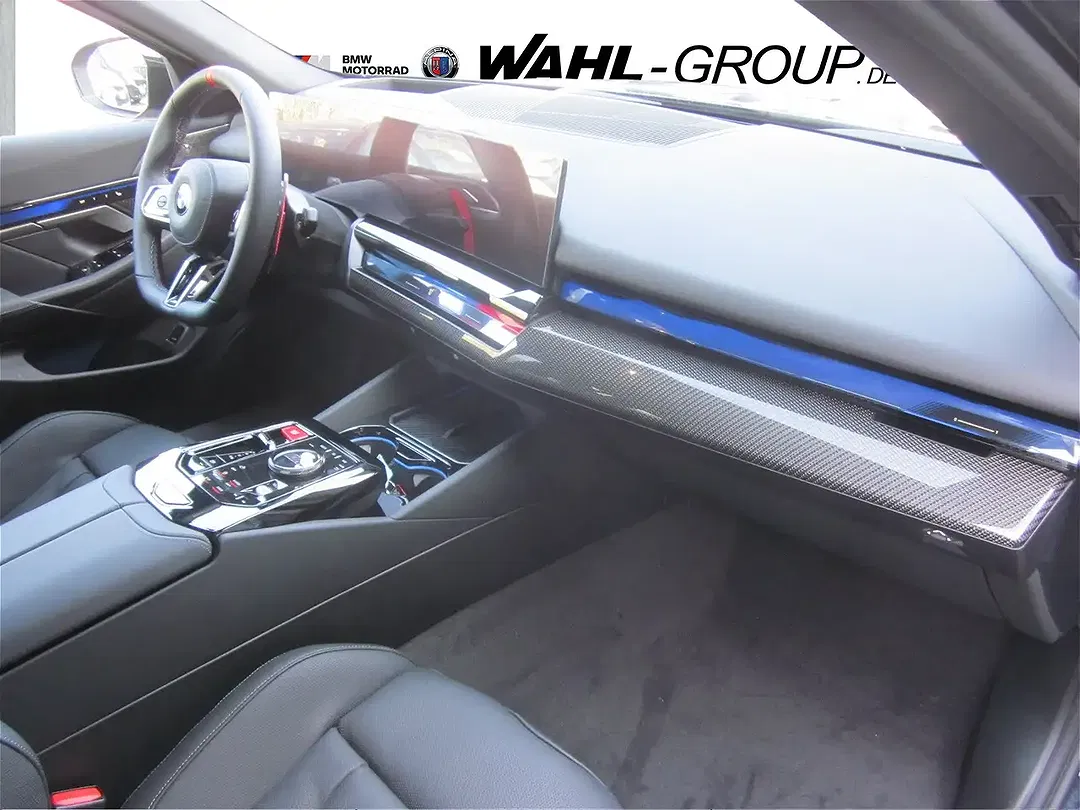 BMW M5 - Thumbnail 12