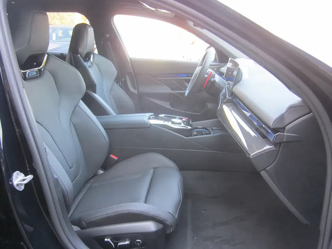 BMW M5 - Thumbnail 13