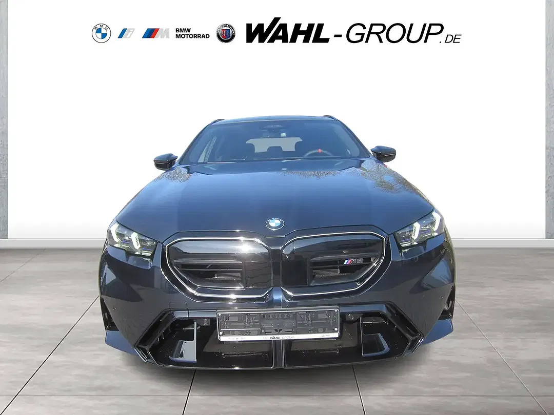 BMW M5 - Thumbnail 2