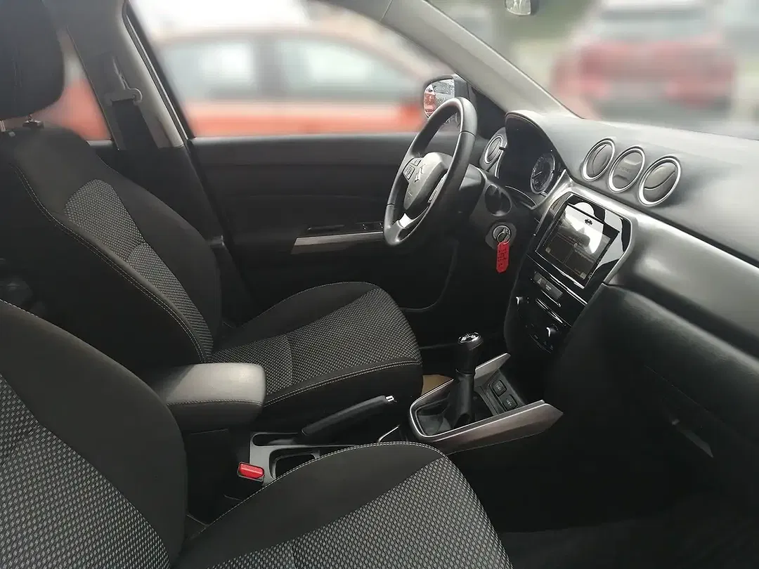 Suzuki Vitara - Thumbnail 12
