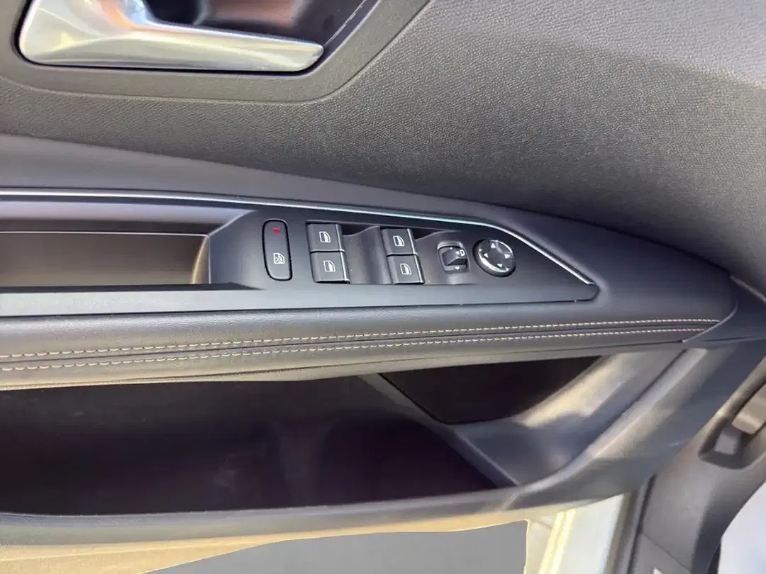 Peugeot 3008 - Thumbnail 13