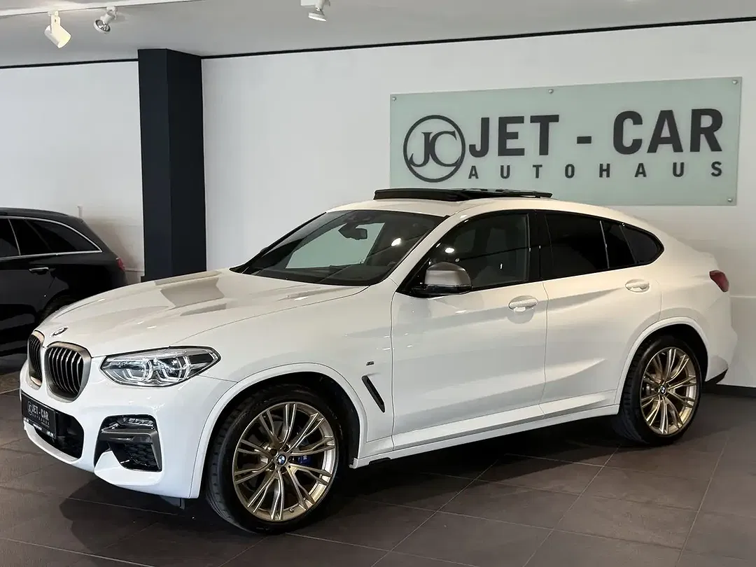 BMW X4 M - Thumbnail 1