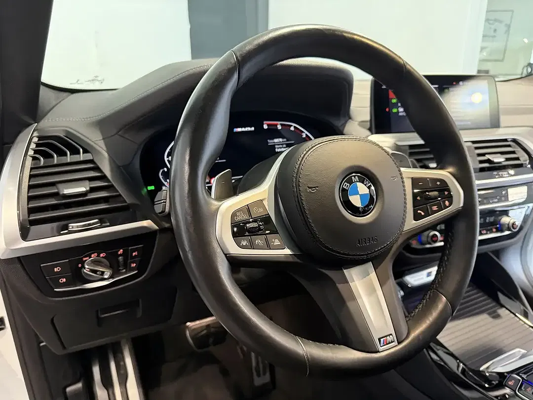 BMW X4 M - Thumbnail 8