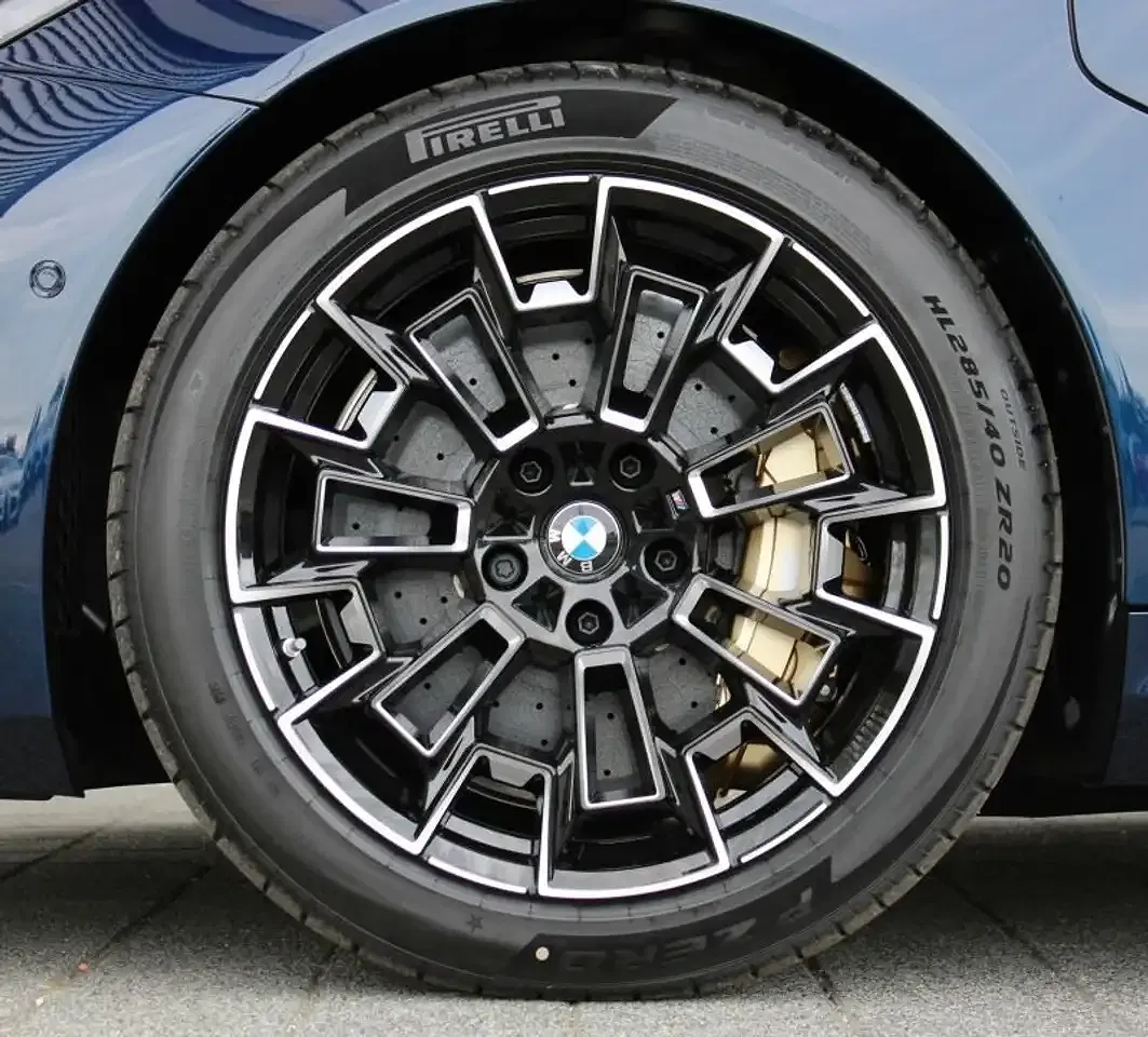 BMW M5 - Thumbnail 6