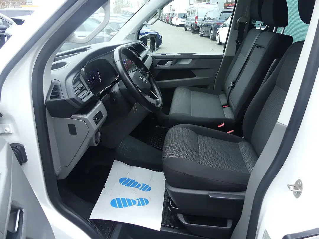 Volkswagen Transporter - Thumbnail 11